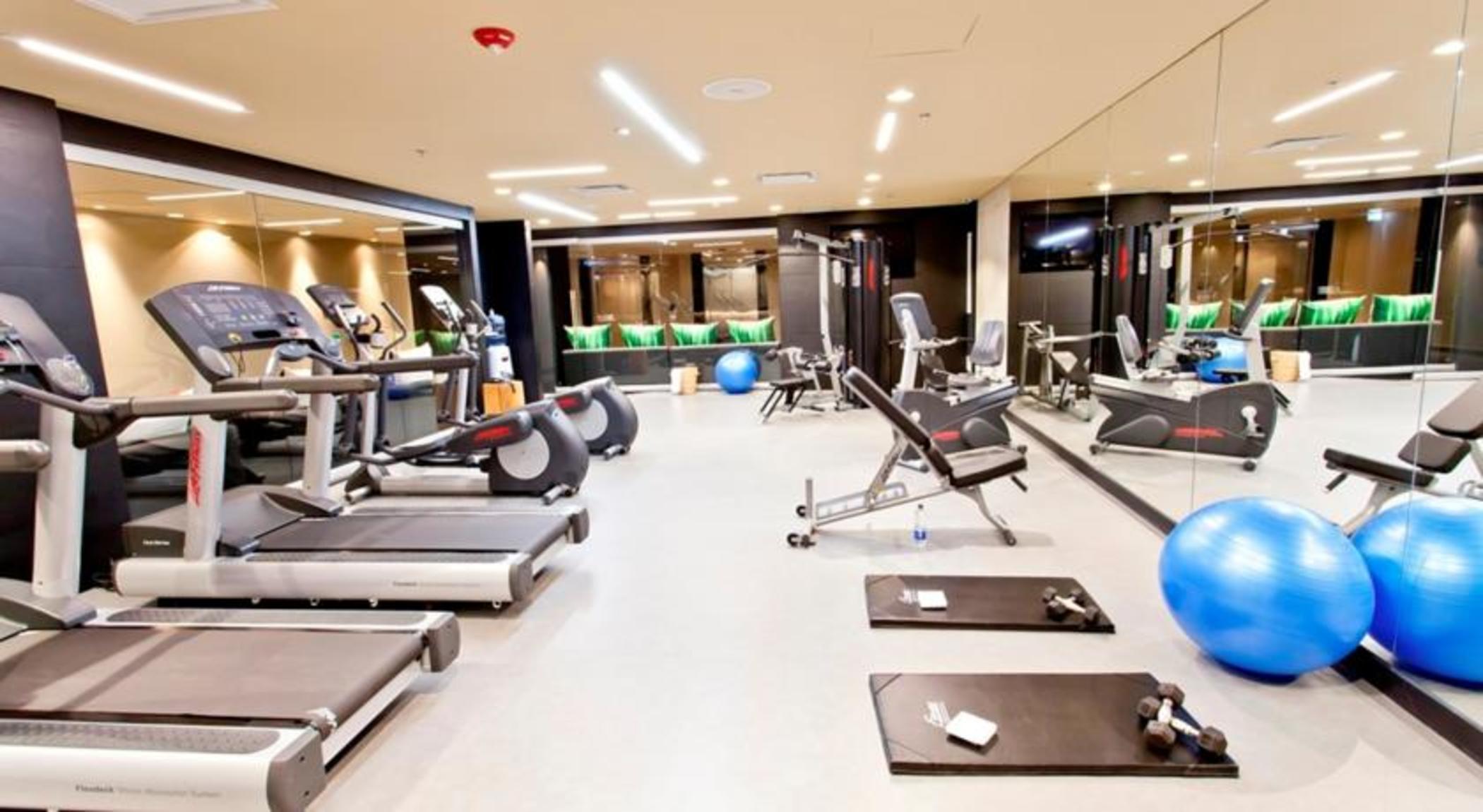 Movich Buro 26 Hotel Bogota Exterior photo The gym at the hotel