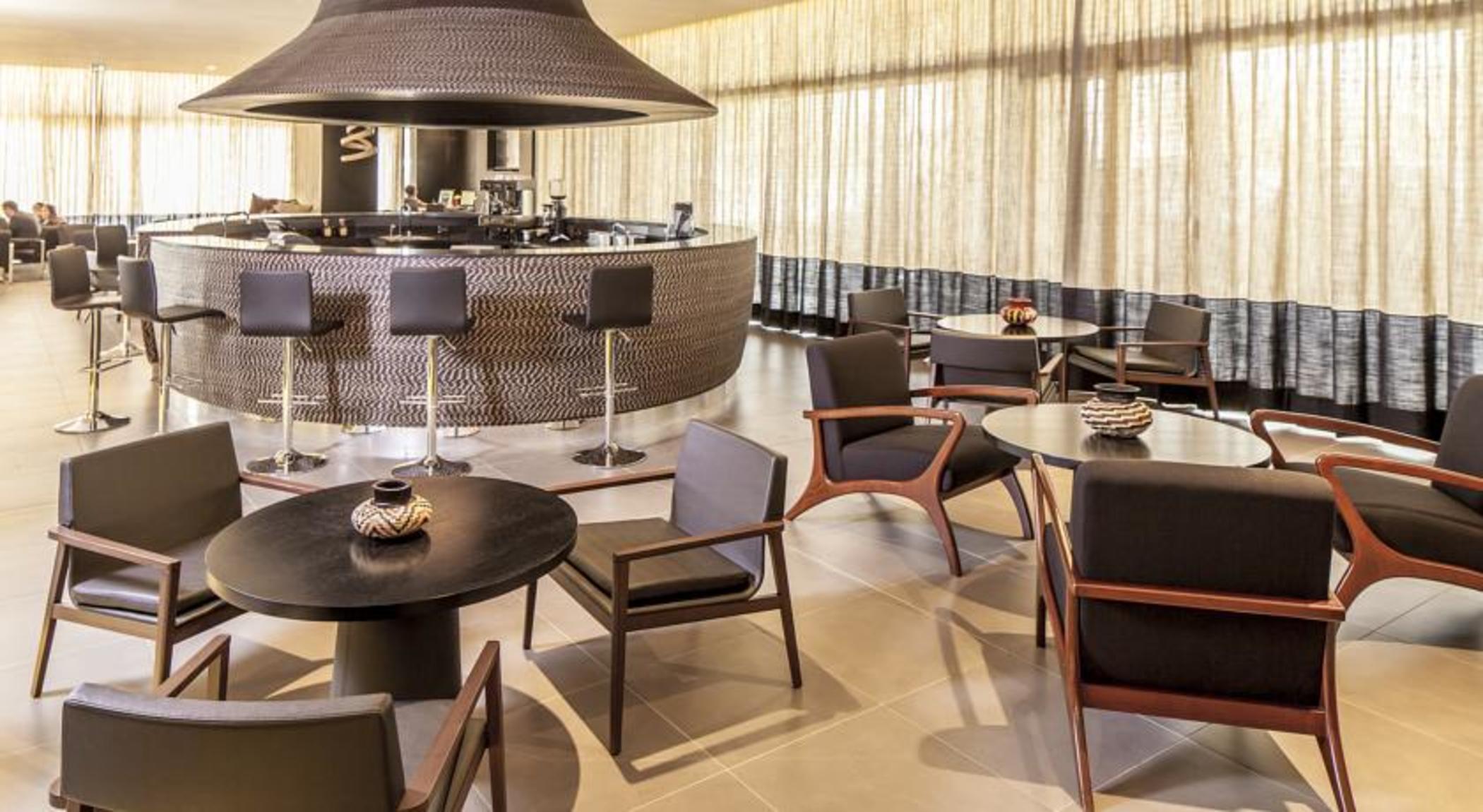 Movich Buro 26 Hotel Bogota Exterior photo The lounge at the airport