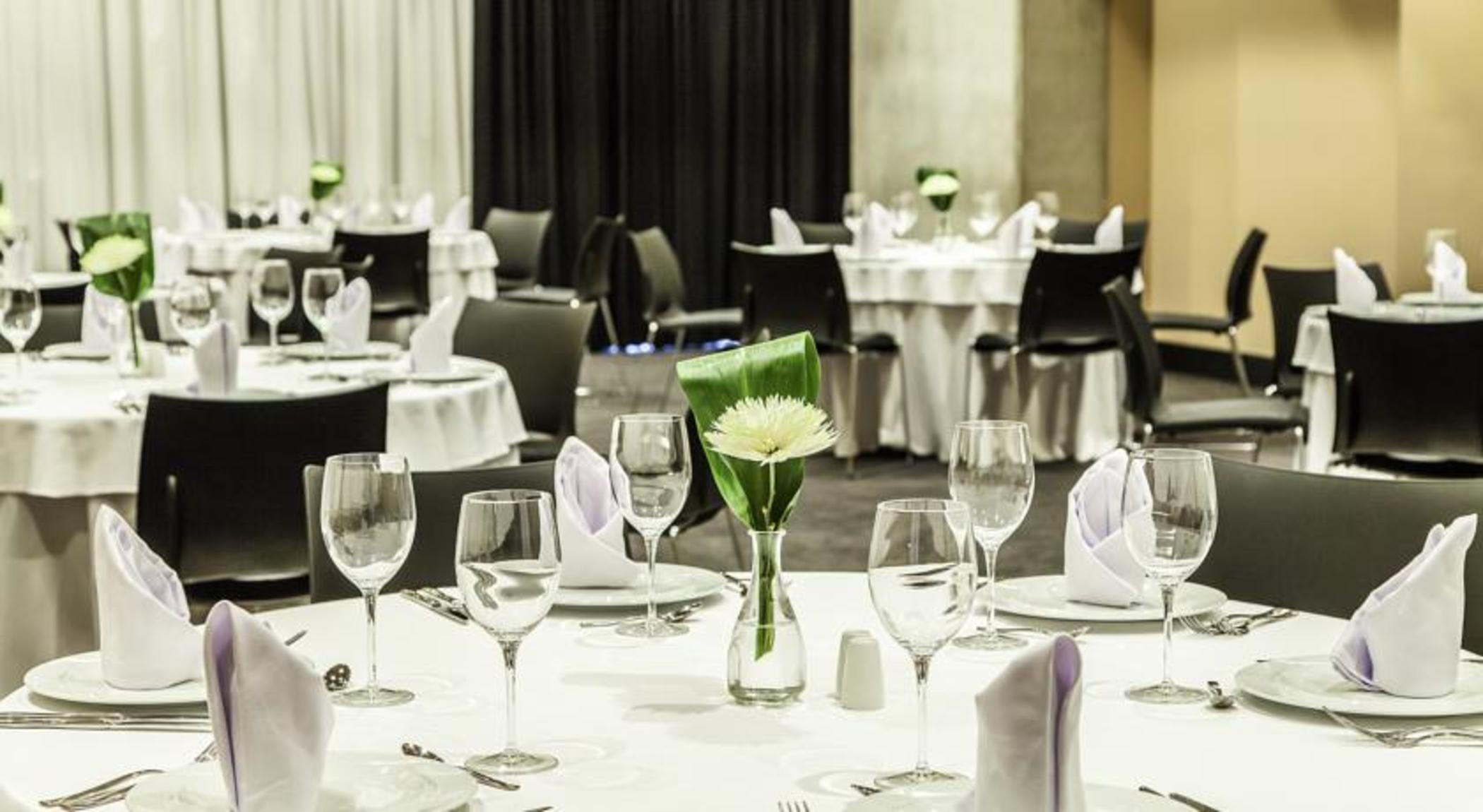Movich Buro 26 Hotel Bogota Exterior photo The ballroom at the hotel