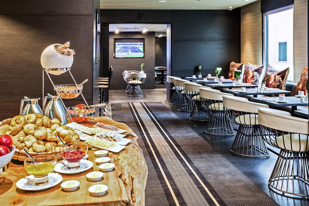 Movich Buro 26 Hotel Bogota Exterior photo The lounge at the airport
