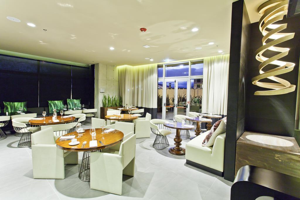 Movich Buro 26 Hotel Bogota Exterior photo The restaurant