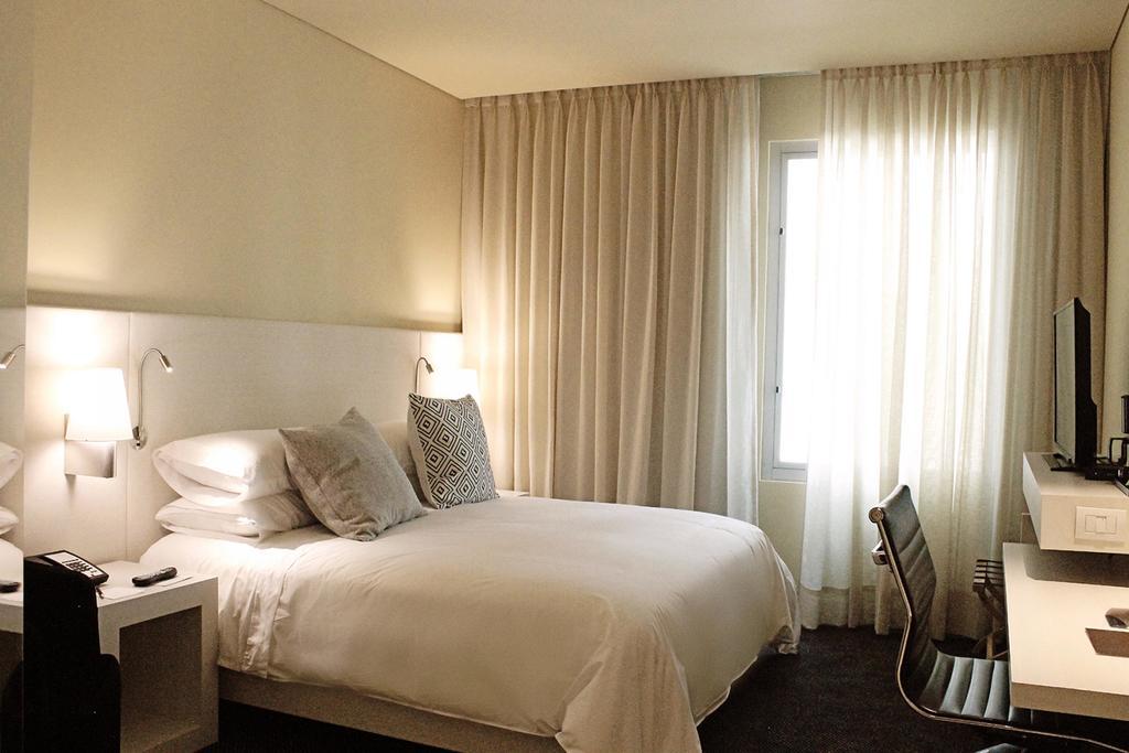 Movich Buro 26 Hotel Bogota Exterior photo A room at the hotel