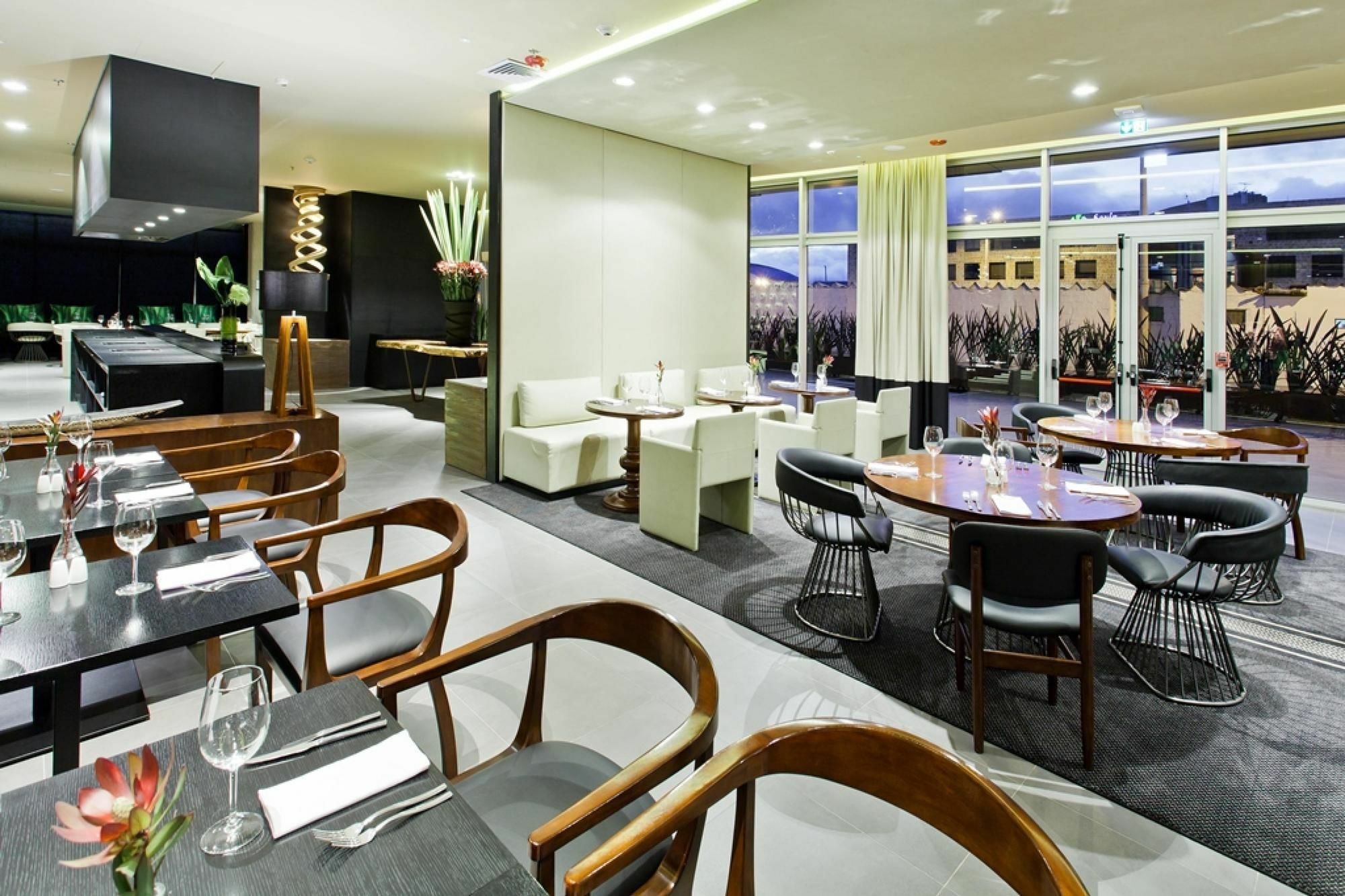 Movich Buro 26 Hotel Bogota Exterior photo Restaurant